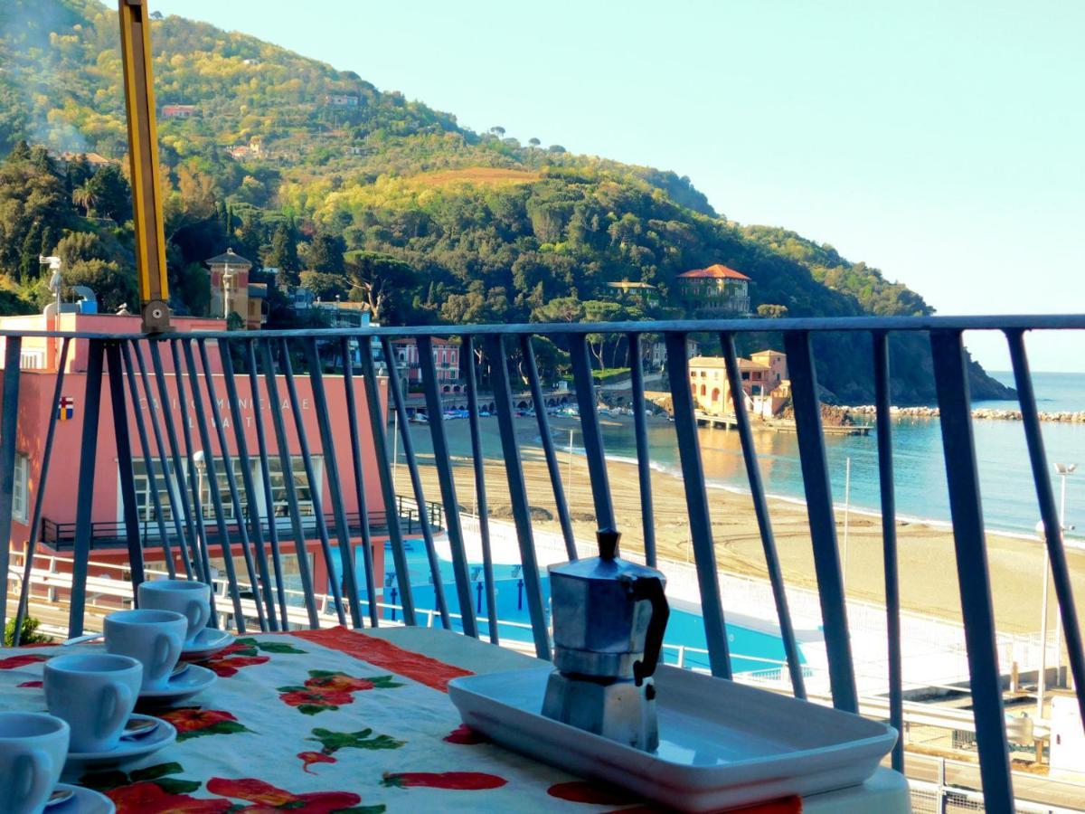 Bilocale Con Favolosa Vista Mare 레반토 외부 사진