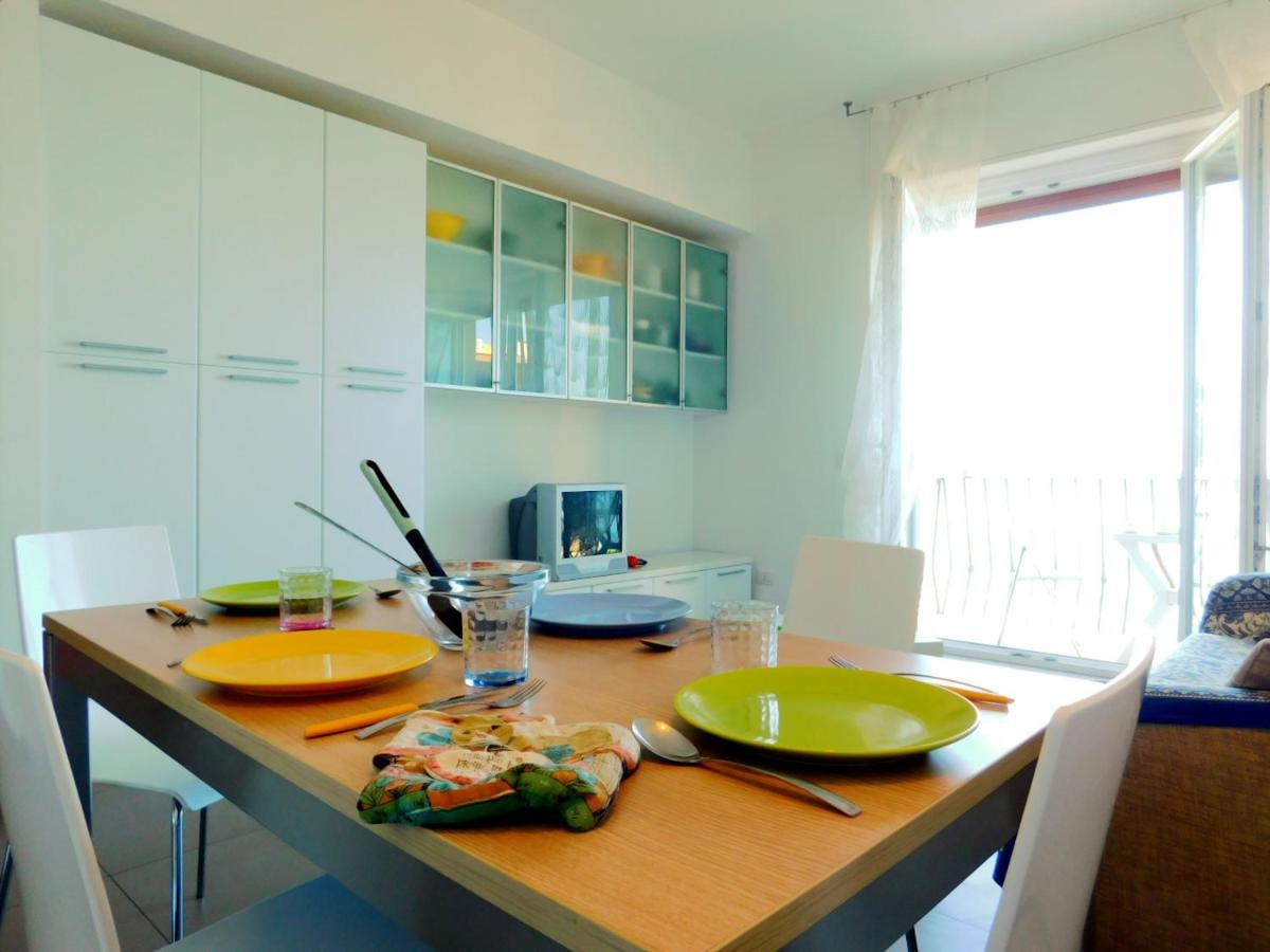 Bilocale Con Favolosa Vista Mare 레반토 외부 사진