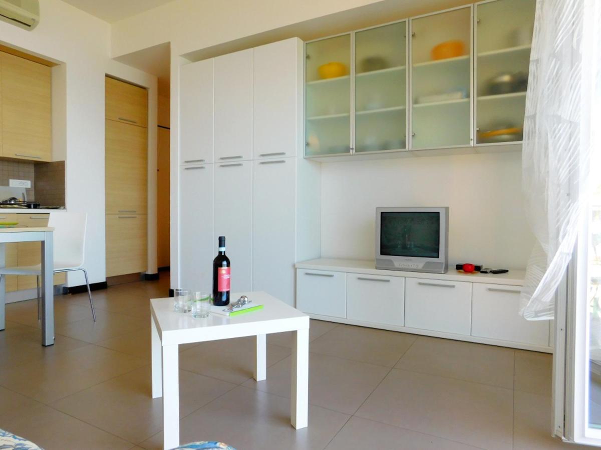 Bilocale Con Favolosa Vista Mare 레반토 외부 사진