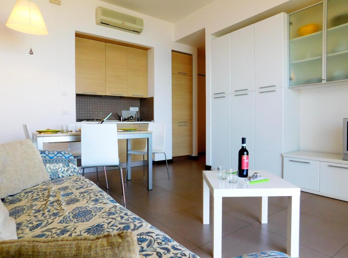 Bilocale Con Favolosa Vista Mare 레반토 외부 사진